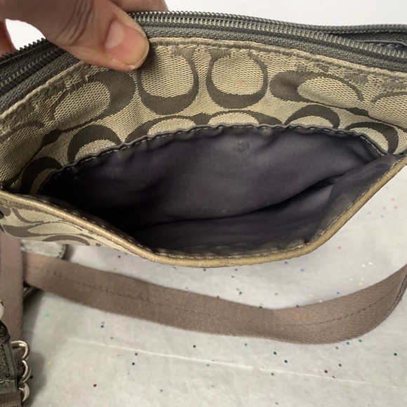 Vintage Coach Beige Gray Silver Signature C1175-43976 Small Logo Crossbody Purse - Picture 14 of 16